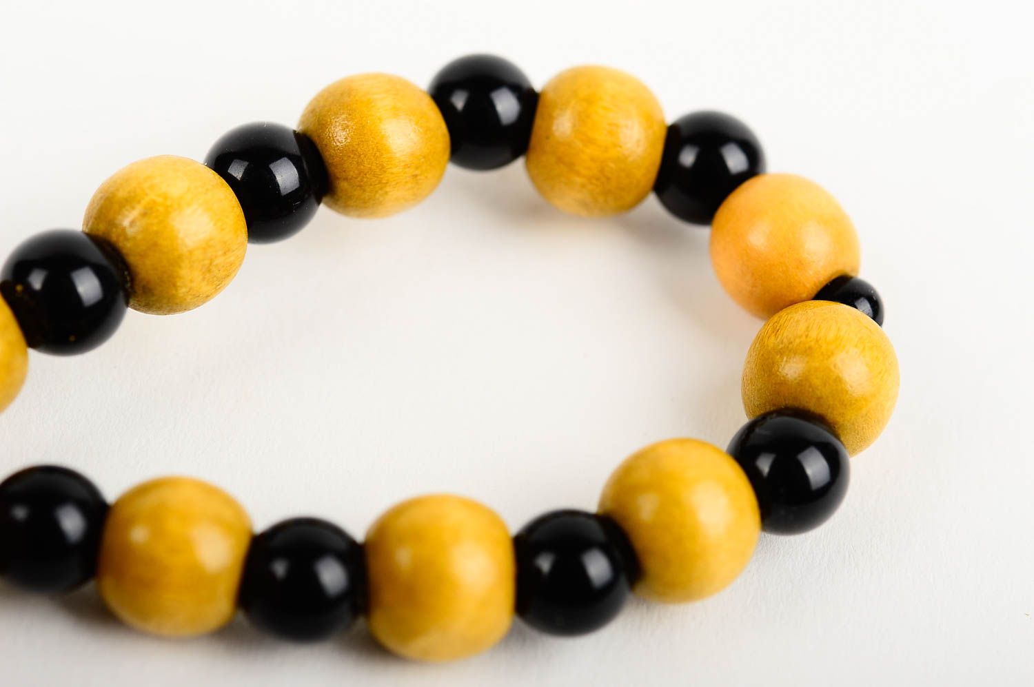 Bracelet design Bijou fait main jaune et noir en bois Accessoire femme cadeau photo 5