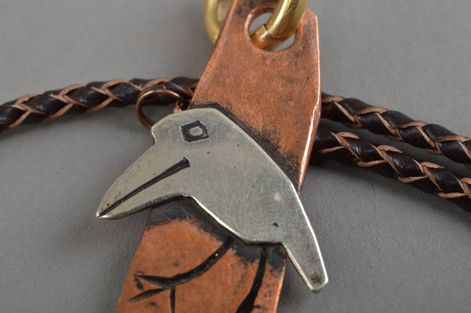 Colgante hecho a mano de cobre bisutería artesanal regalo para mujer cuervo foto 5