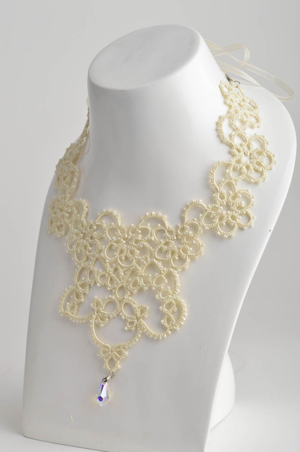 Handgemachtes schönes Designer Damen Occhi Collier aus Glasperlen in Weiß foto 1