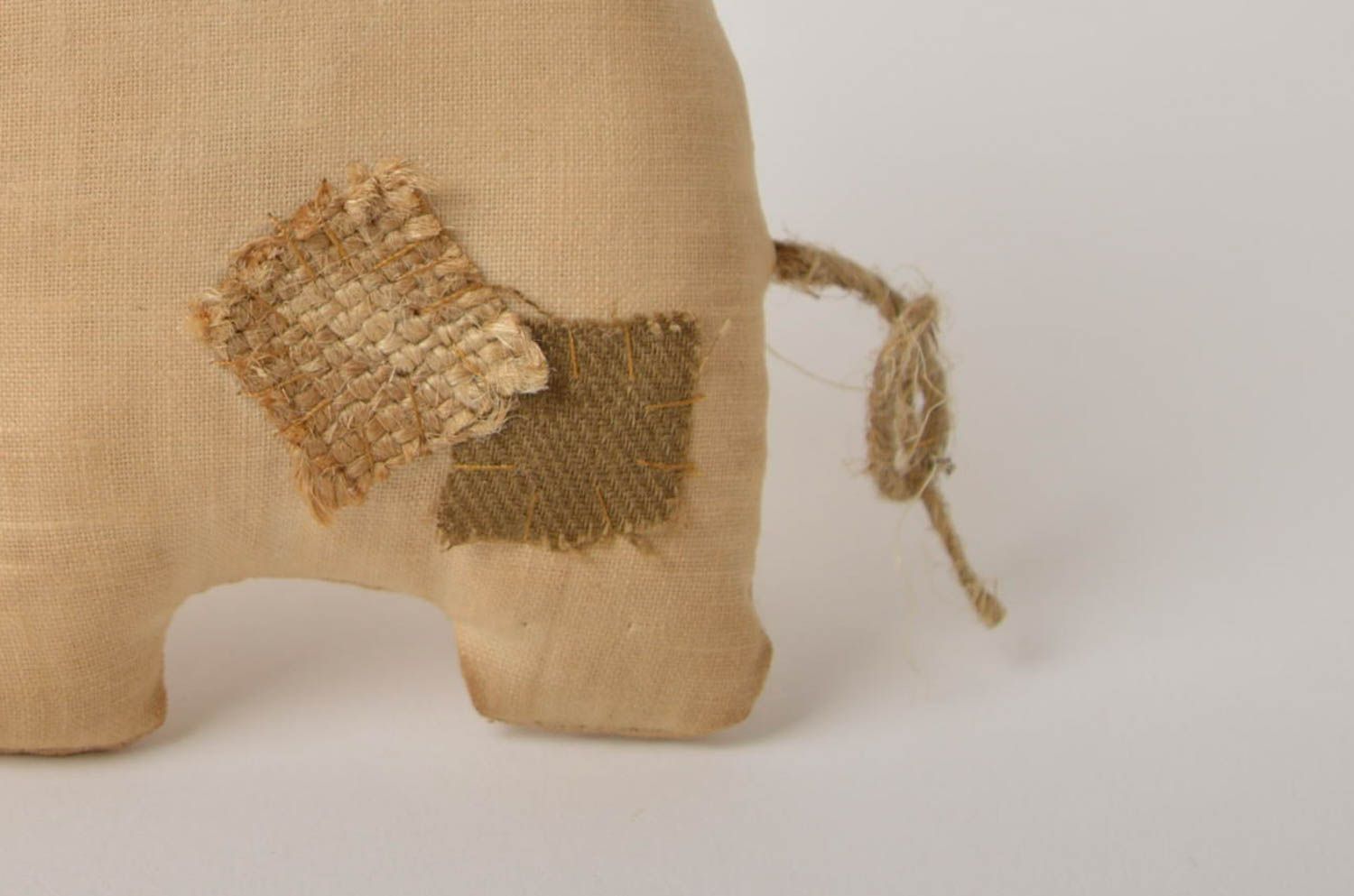 Peluche éléphant faite main Suspension décorative beige en tissu Déco maison photo 2