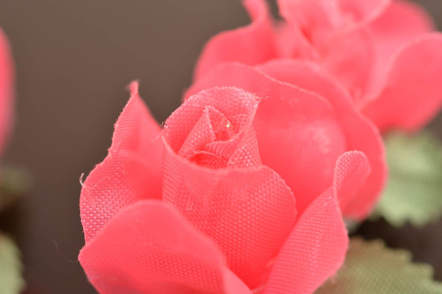Заколки цветы из ткани для девочек набор из двух штук розовые ручной работы фото 4