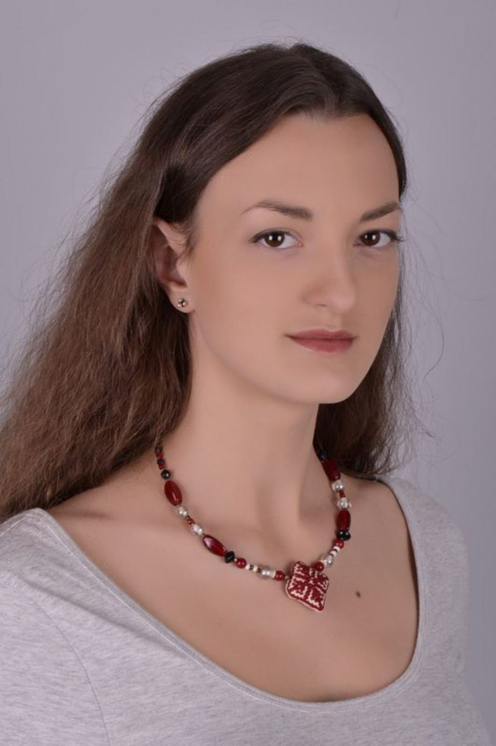 Rot-weiße Halskette im ethnischen Stil Collier aus Textil foto 5