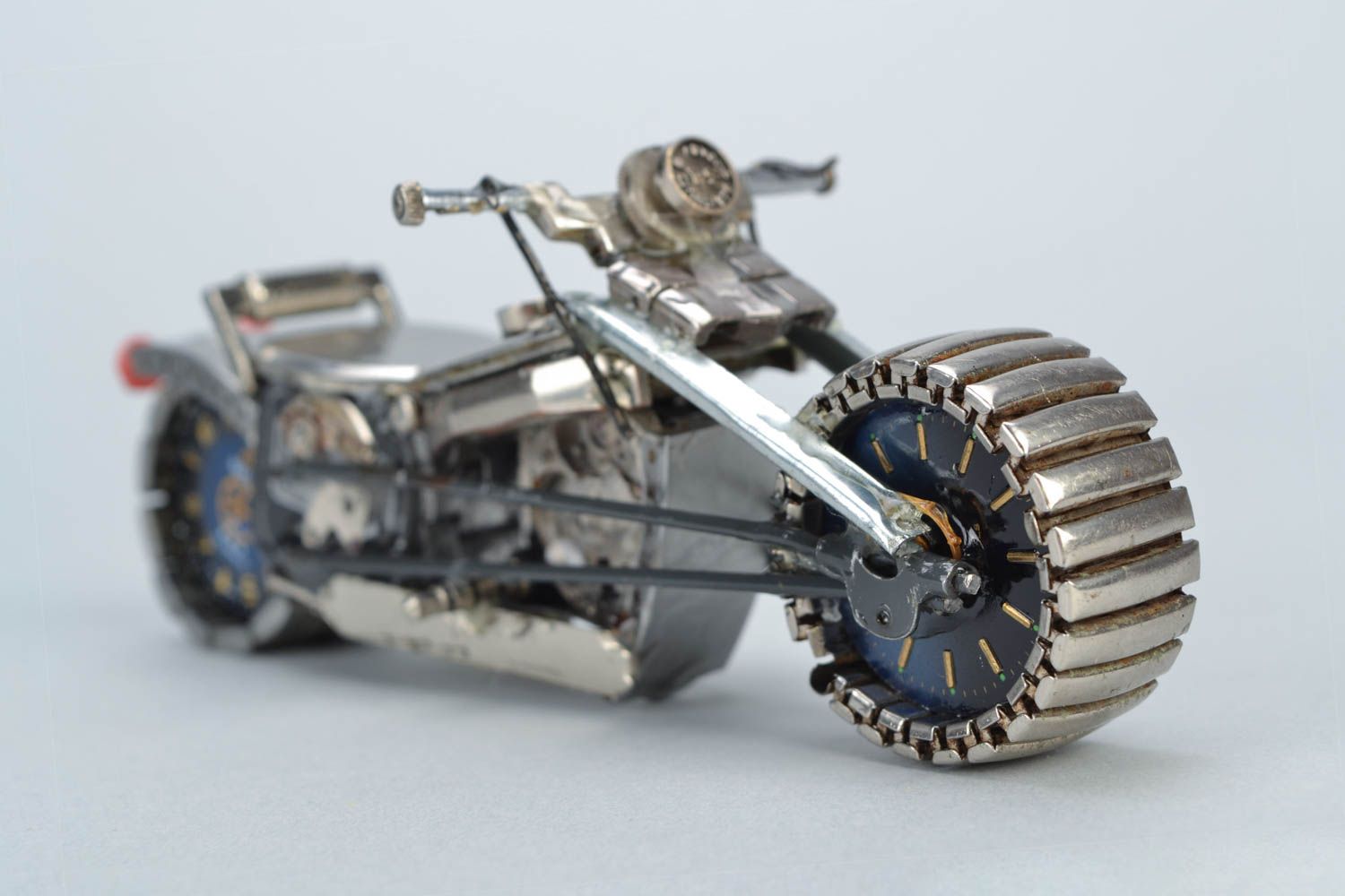 Figurine harley en métal faite main steampunk en mécanismes horlogers originale photo 3
