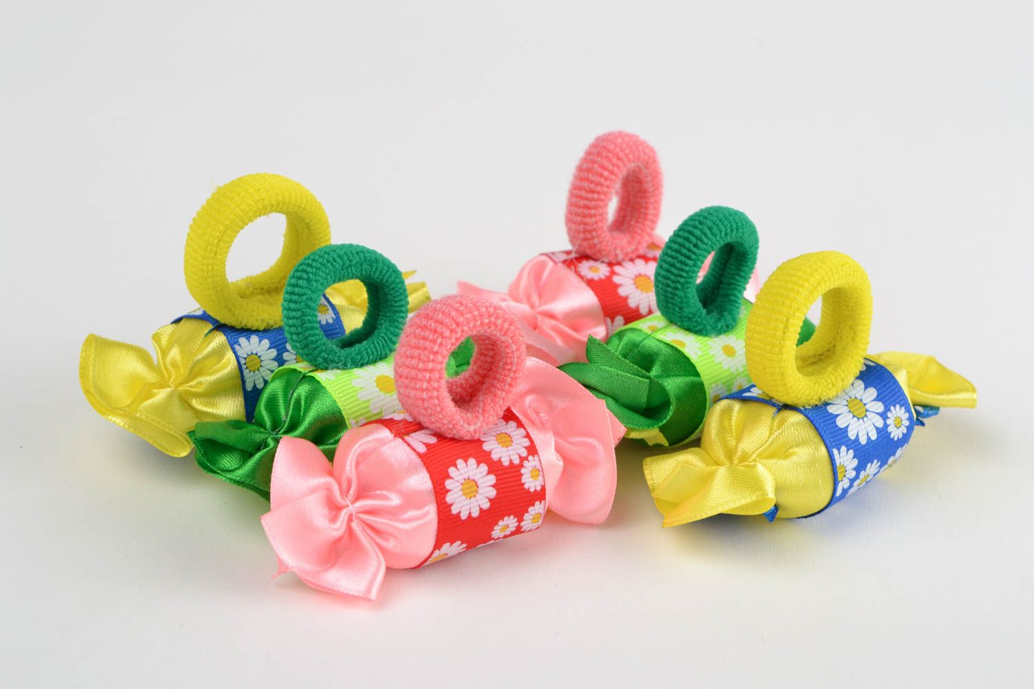 Kinder Haargummis Set 4 Stück bunt schön aus Ripsbändern handgemacht Bonbons foto 4