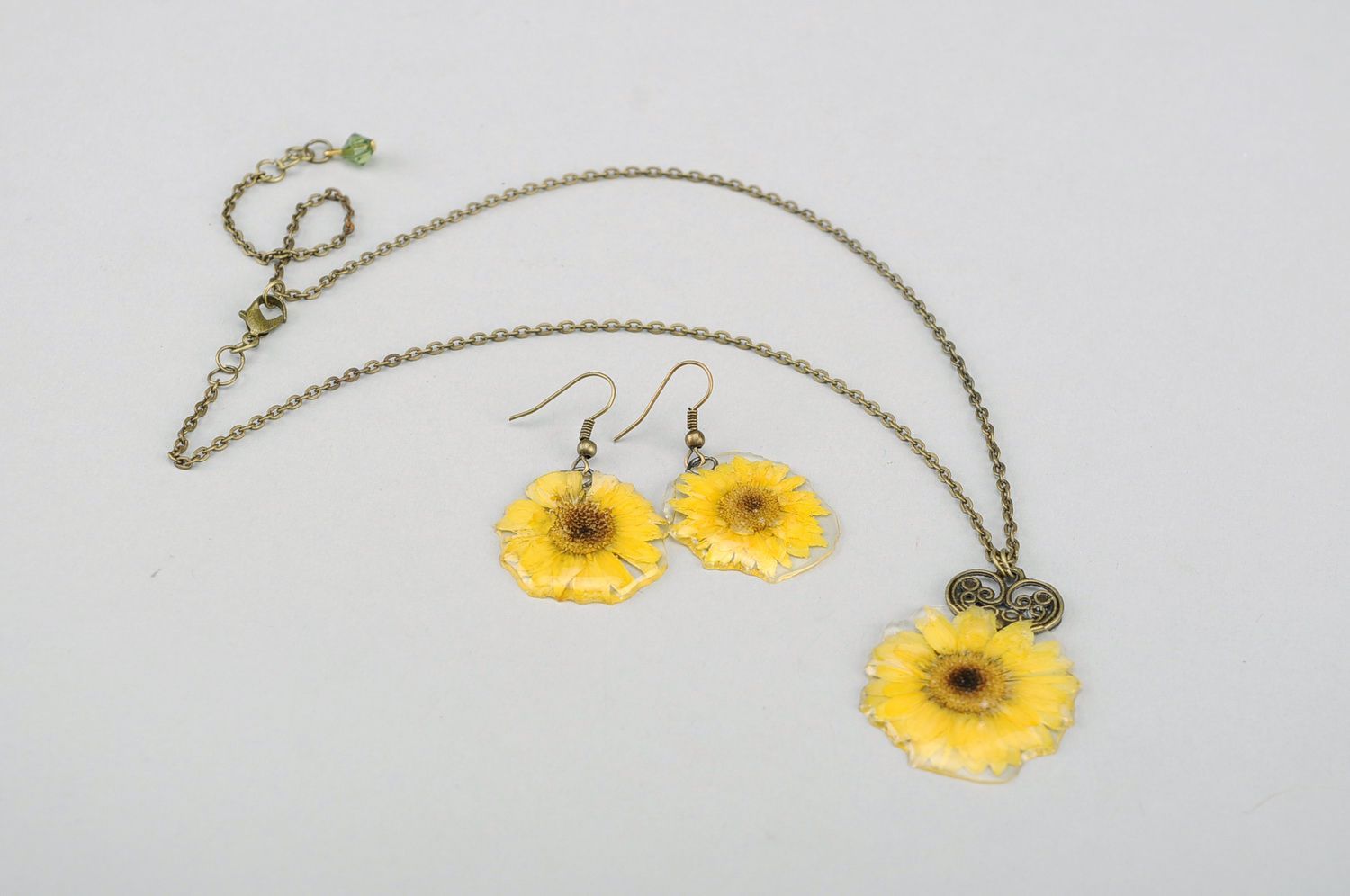 Set of adornments made of real flowers Golden Daisies photo 3