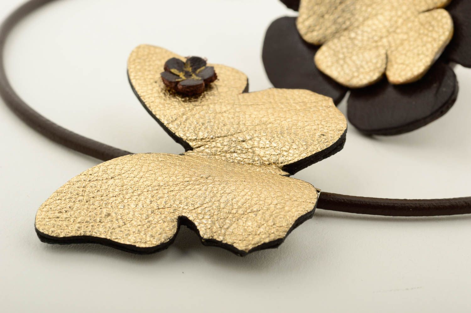 Collier en cuir Bague fait main fleur et papillon design insolite Cadeau femme photo 4