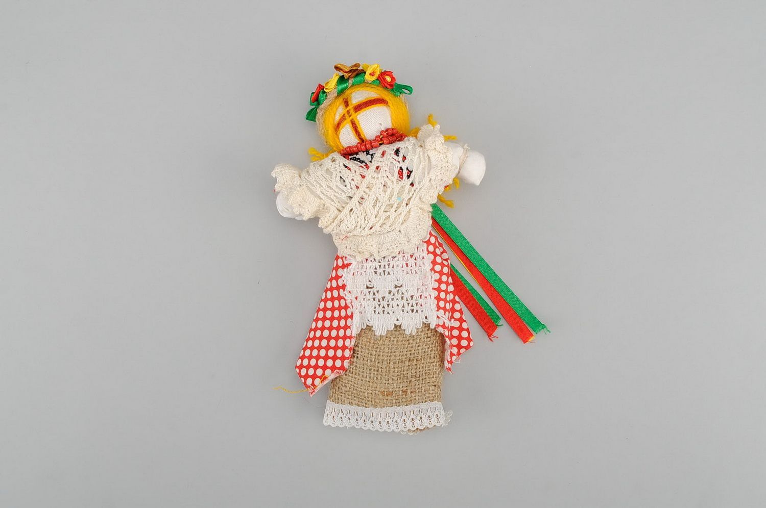 Bambola slava etnica di stoffa fatta a mano amuleto talismano giocattolo  foto 4