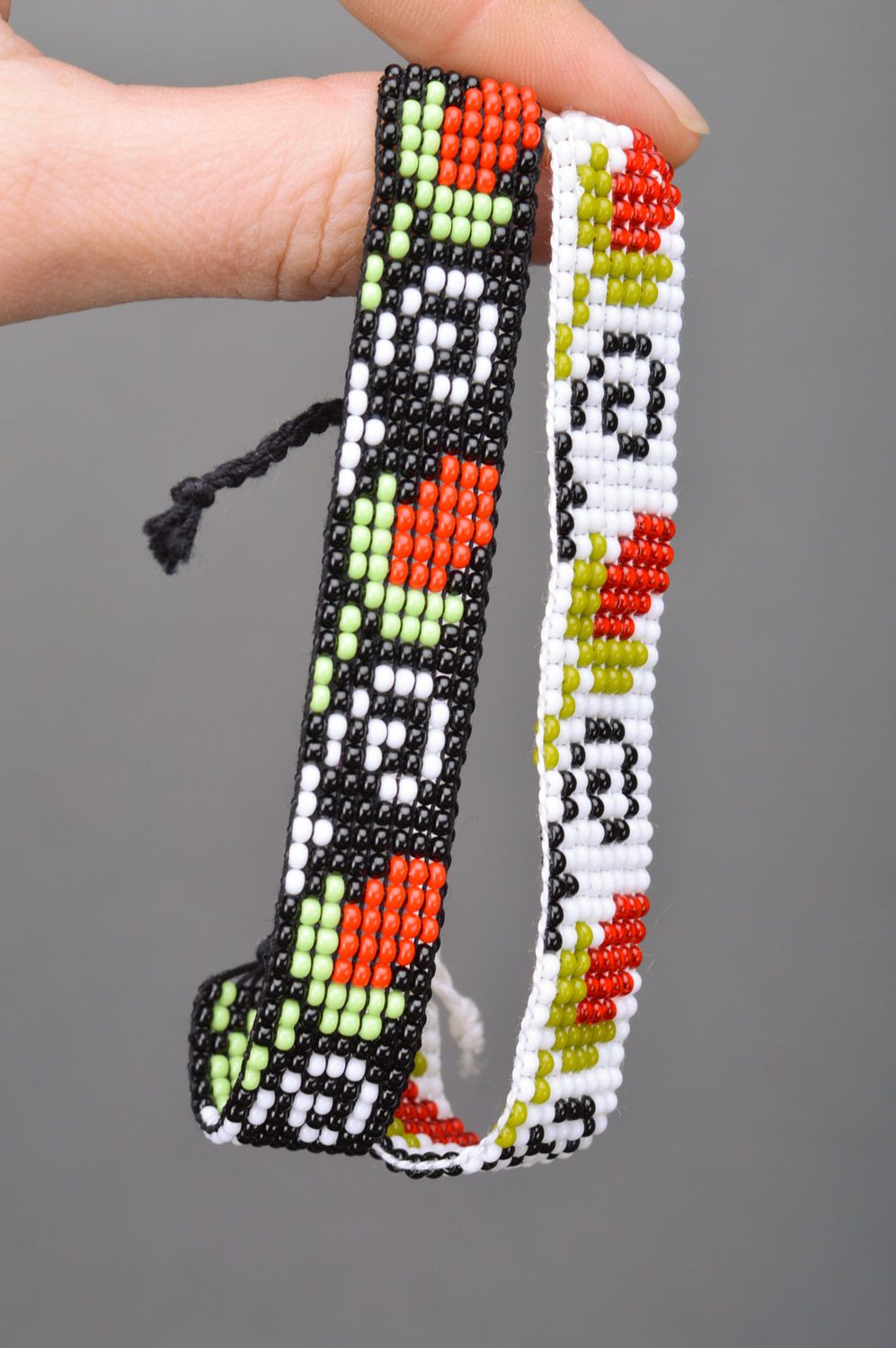 Handmade Armbänder Set aus Glasperlen 2 Stück mit Ornamenten für modische Damen  foto 3