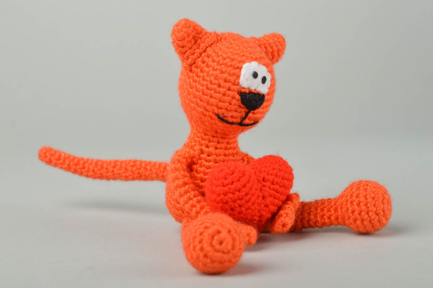 Crocheted red cat toy handmade cotton cat toy kids soft toy knitted small toy   photo 2