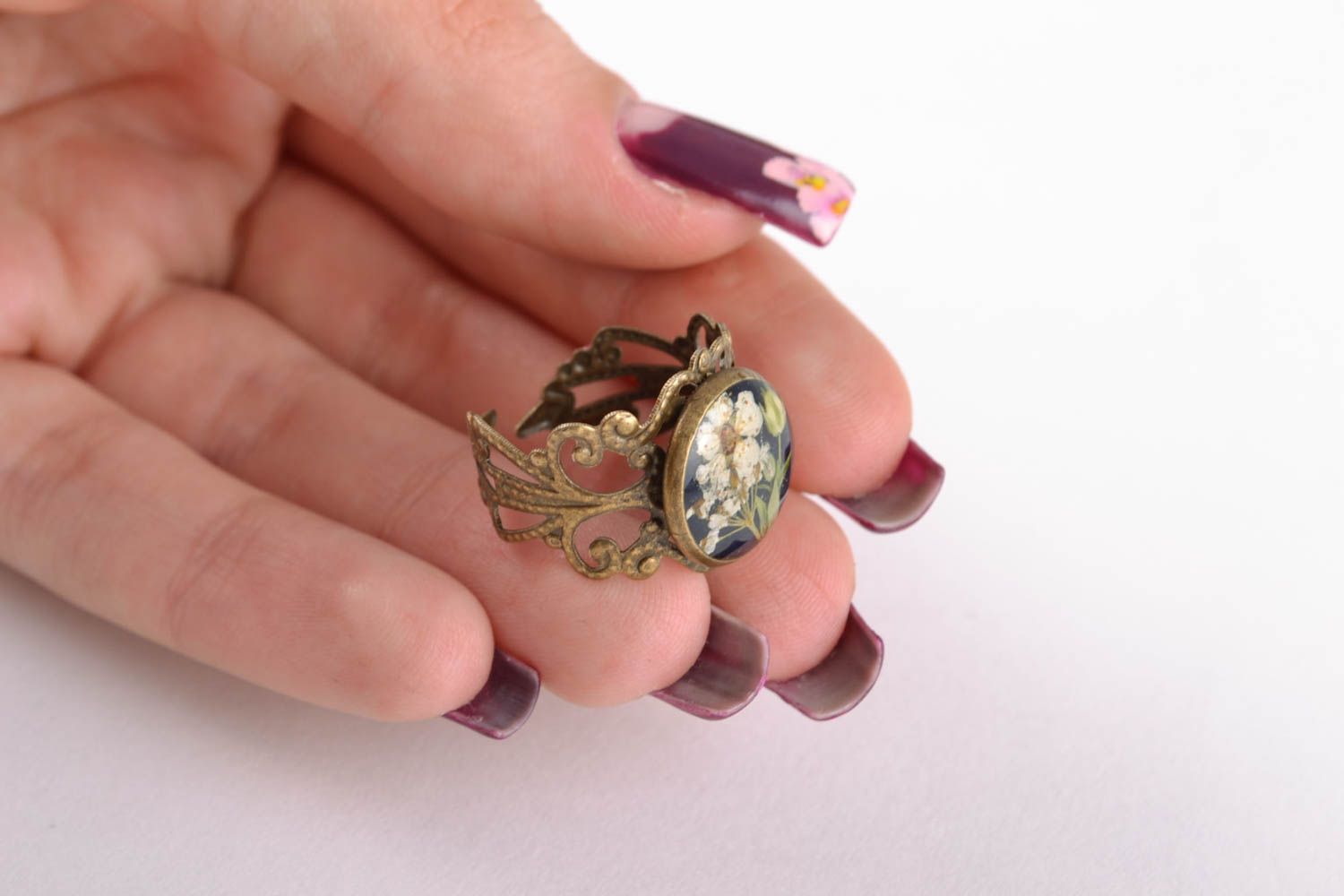 Dried flowers in epoxy resin ring with adjustable size photo 2