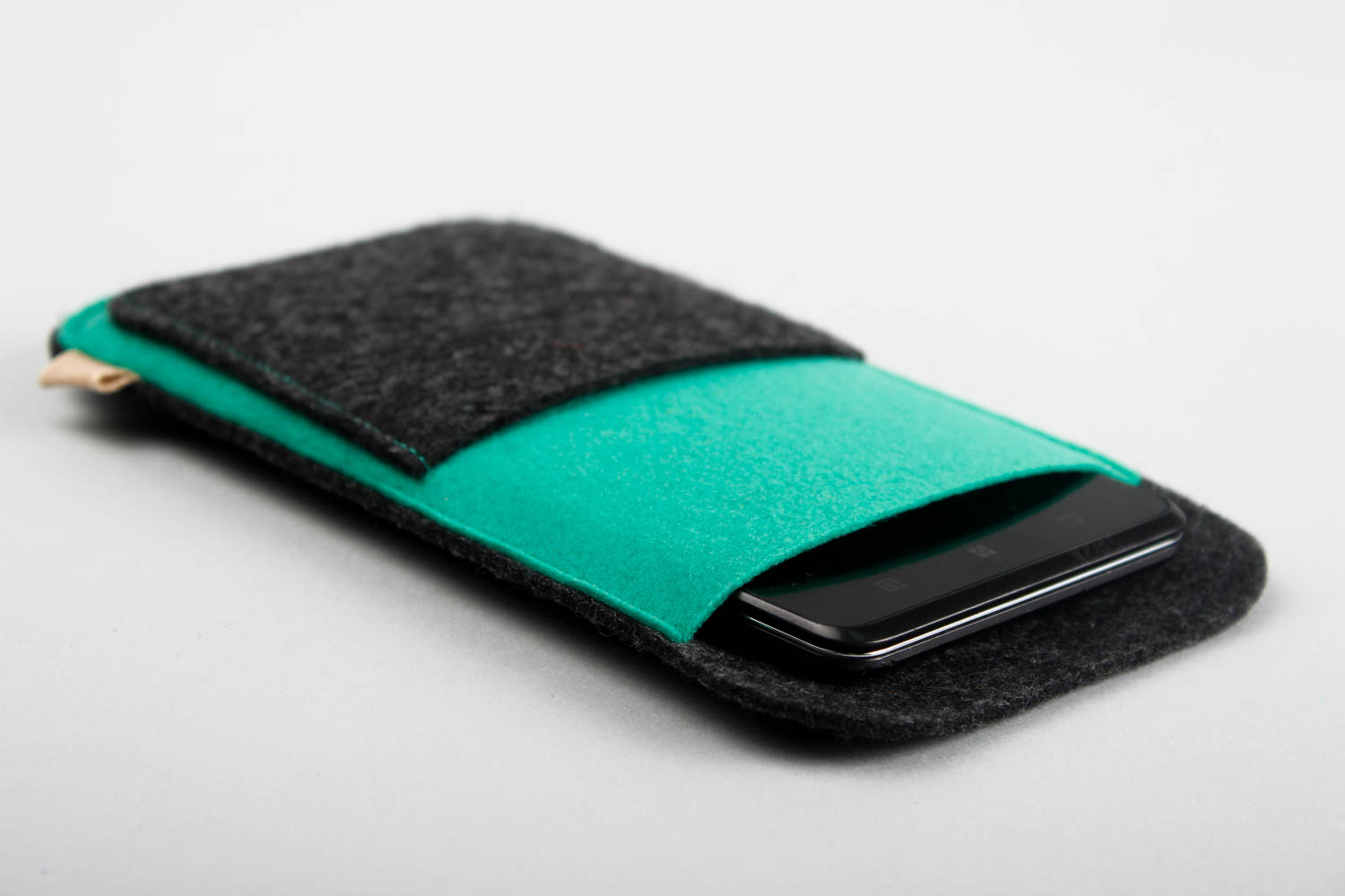 Handmade woolen phone case designer case for gadget woolen phone case ideas photo 1