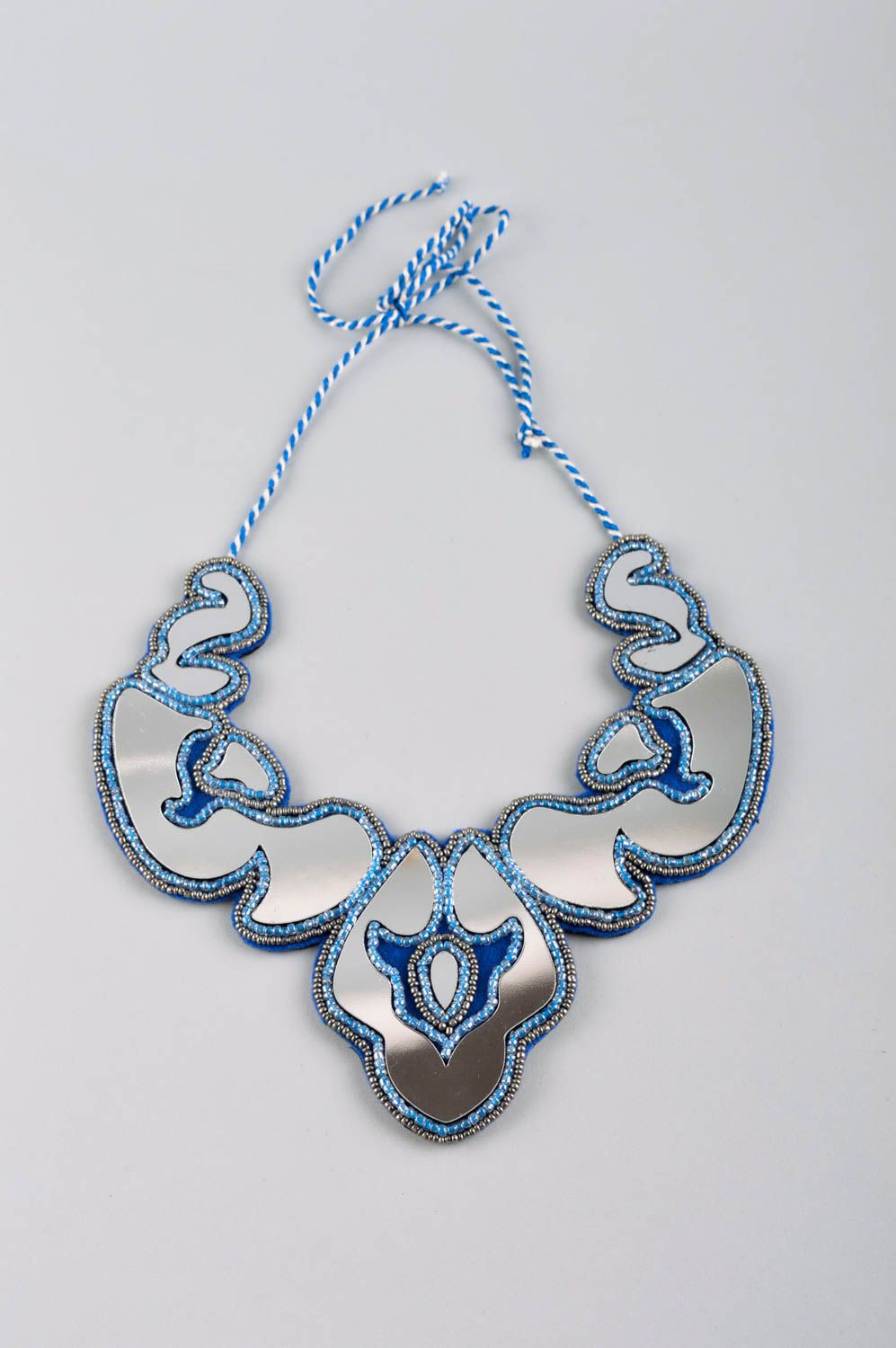 Колье из бисера украшение ручной работы ожерелье из бисера со стеклом красивое фото 2