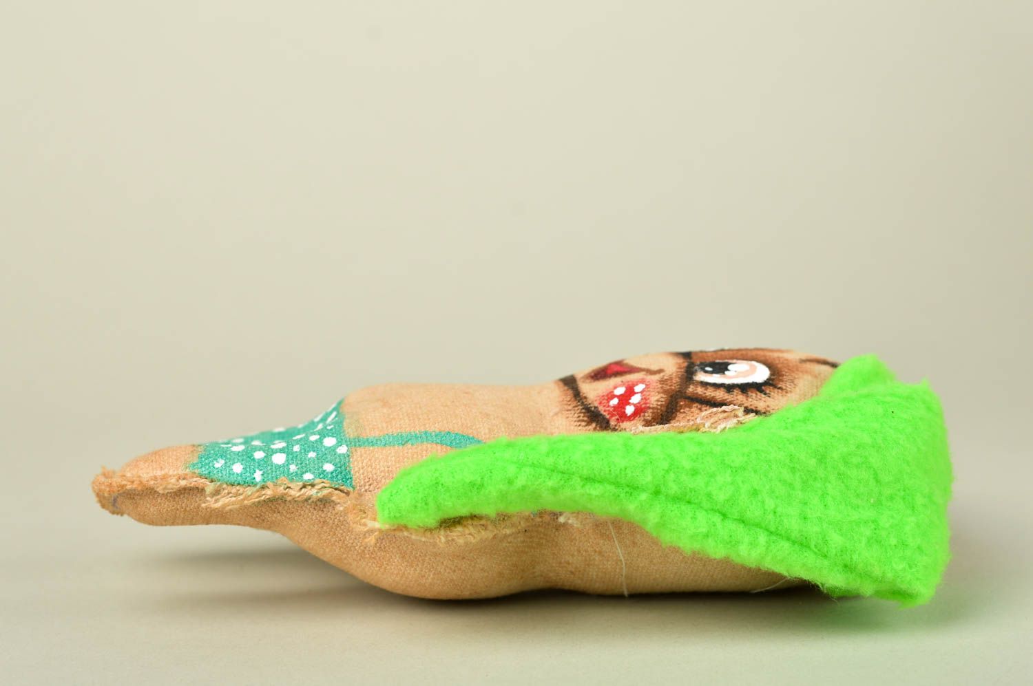 Мягкая игрушка хэнд мейд обезьяна в шапочке декор для дома игрушка из ткани фото 3