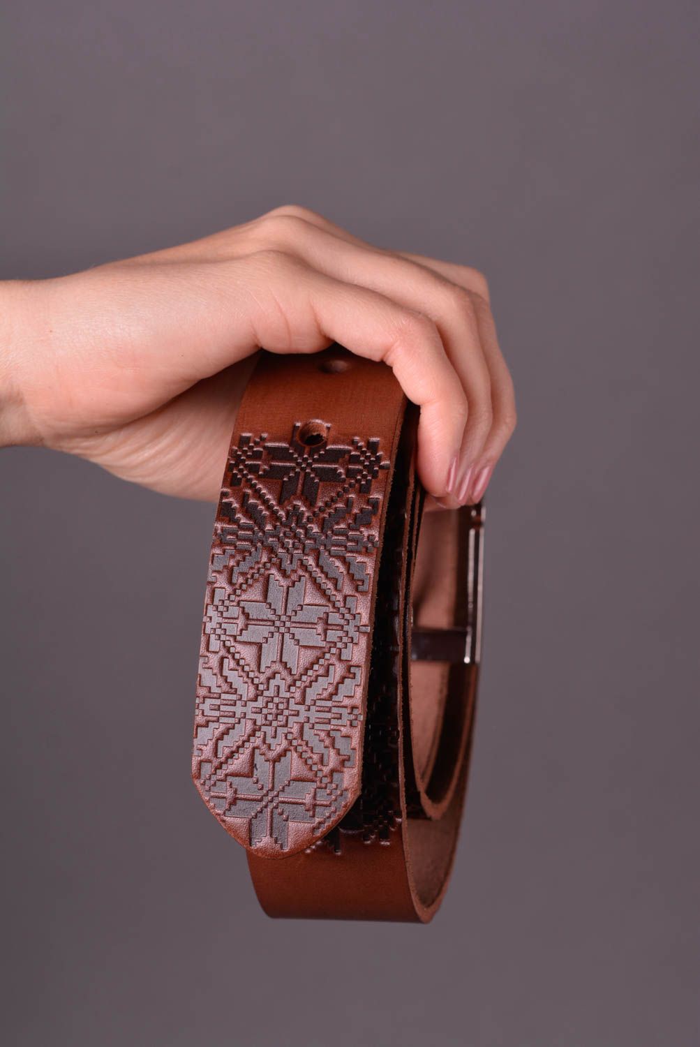 Ремень ручной работы кожаный ремень с орнаментом необычный подарок коричневый фото 2
