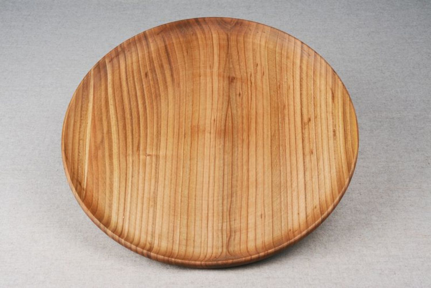 Большая плоская деревянная тарелка-доска фото 2
