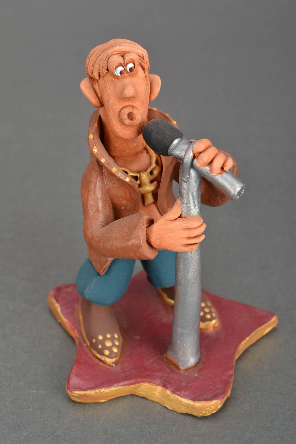 Ceramic figurine with painting Singer photo 3