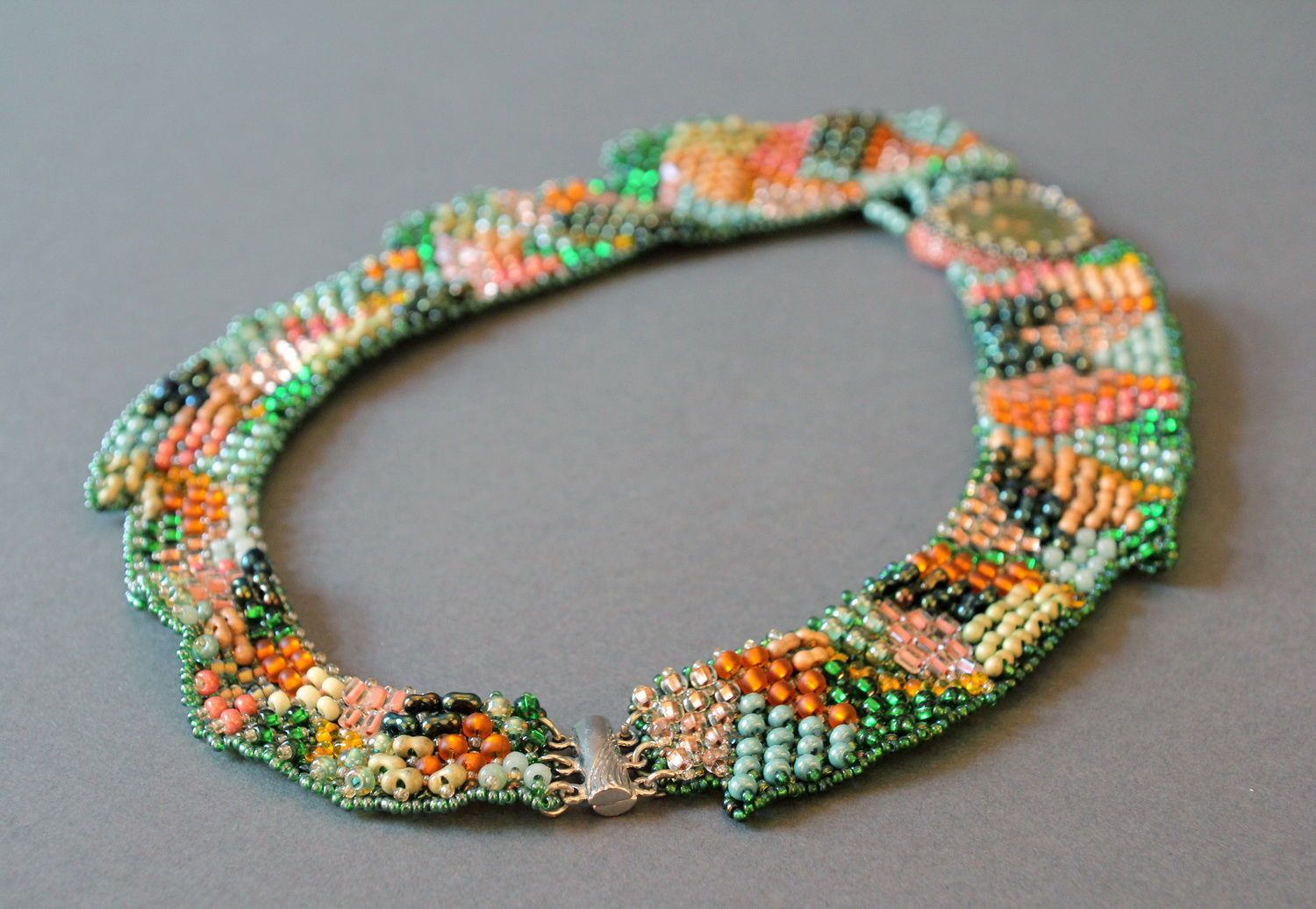 Beaded necklace-collar photo 3
