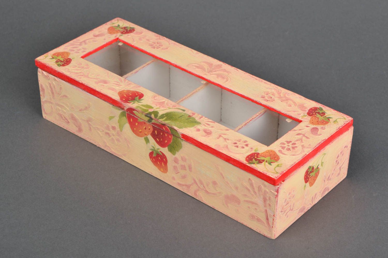 Decoupage wooden box Strawberry photo 1