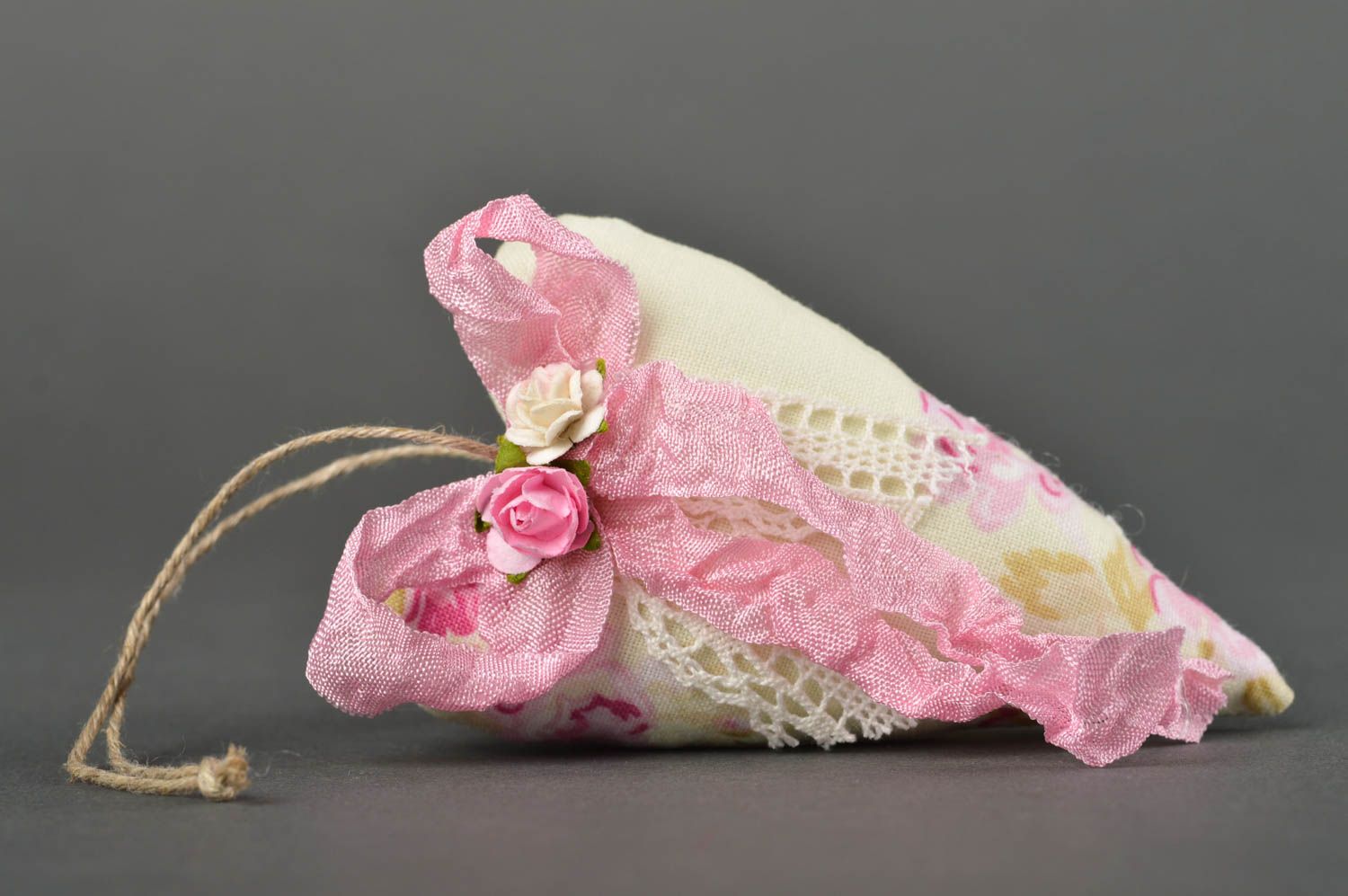Декоративное сердце ручной работы подвеска сердце интерьерная игрушка с розами фото 2