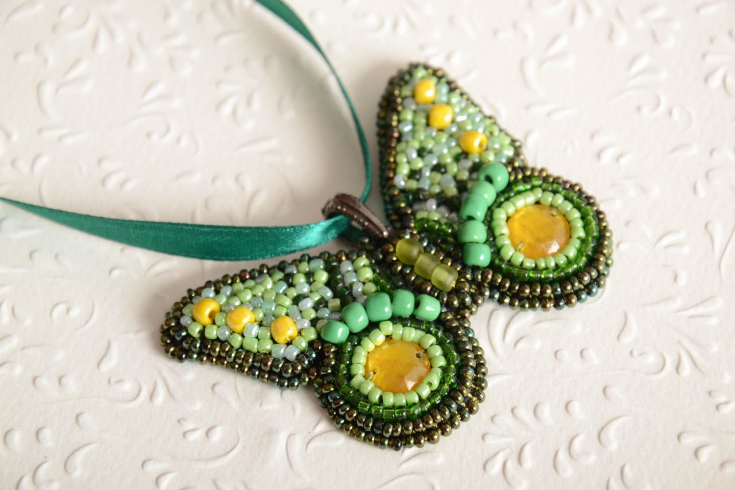 Beautiful handmade pendant stylish beaded butterfly female festive pendant photo 1