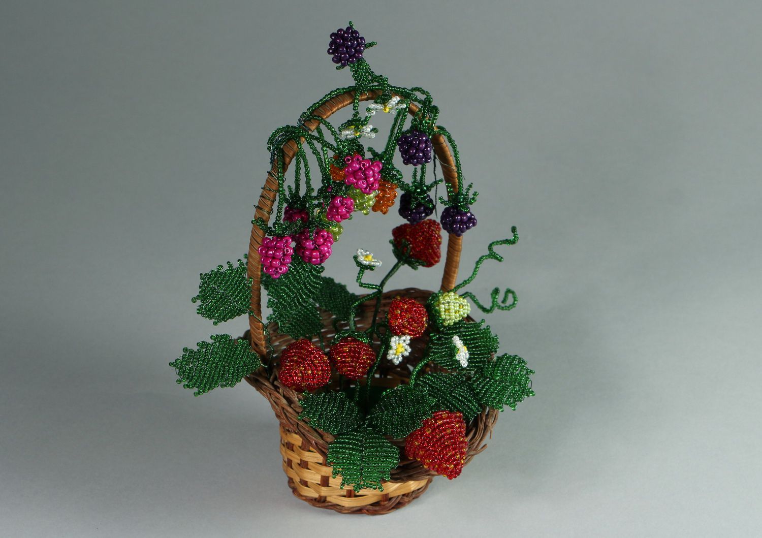 Basket with berries made from beads photo 2
