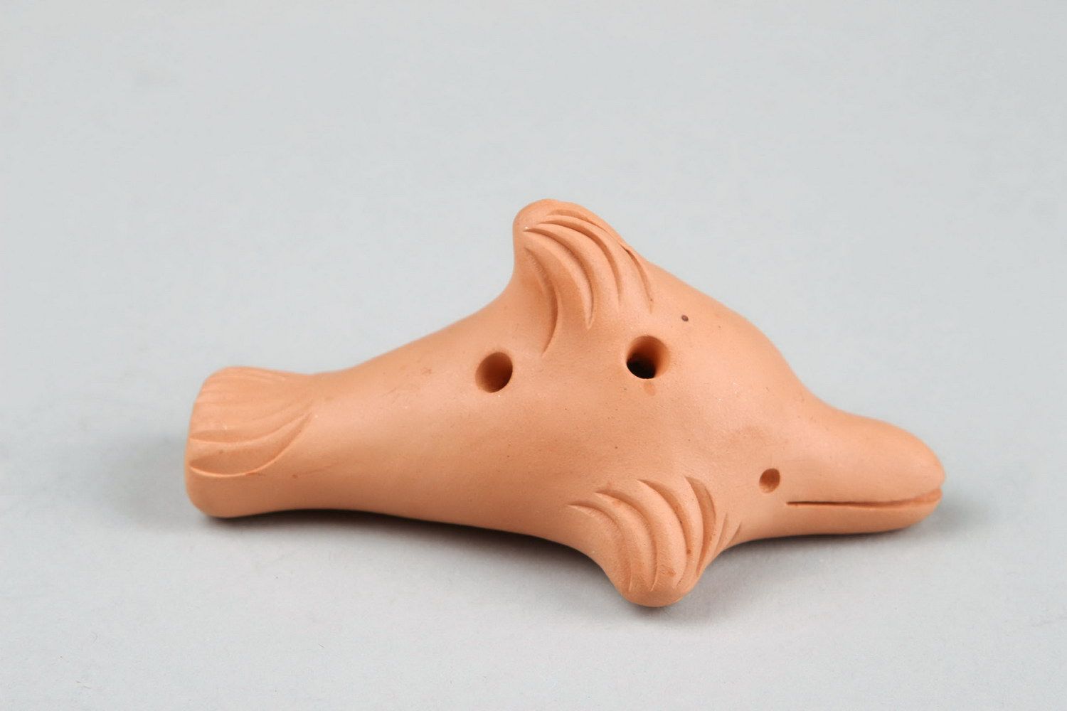 Keramische Lippenpfeife Delphin, Musikinstrument und Kinderspielzeug foto 2