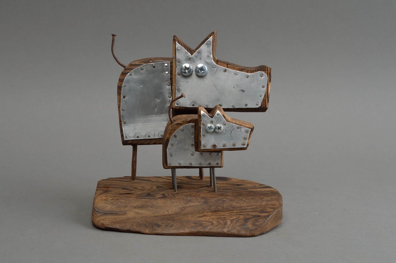 Figurine décorative en bois et métal faite main originale Deux chiens amusants photo 3