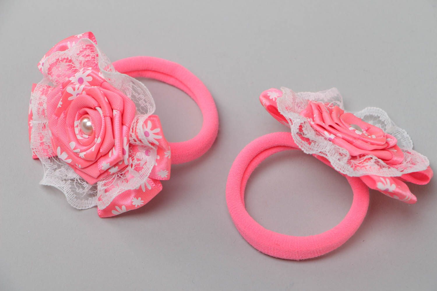 Handmade elastic hair bands with small tender pink flowers with lace 2 items photo 3