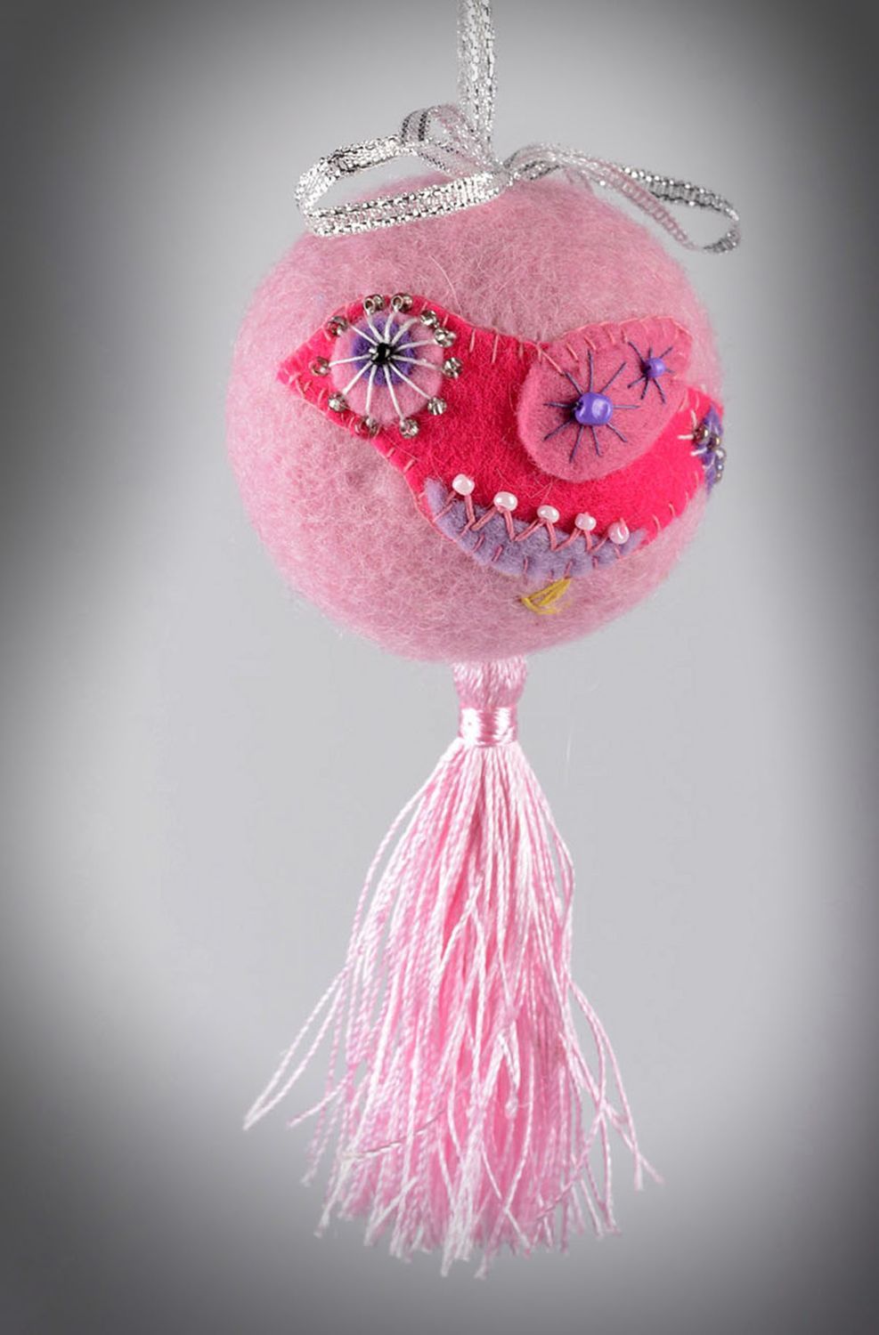 Елочная игрушка ручной работы новогодняя игрушка декоративная подвеска розовая фото 5