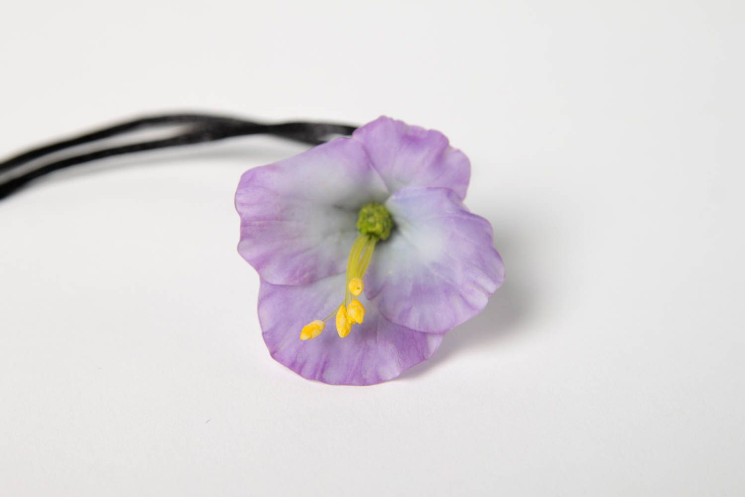 Pendentif pate polymere Bijou fait main fleur violette Accessoire femme photo 3