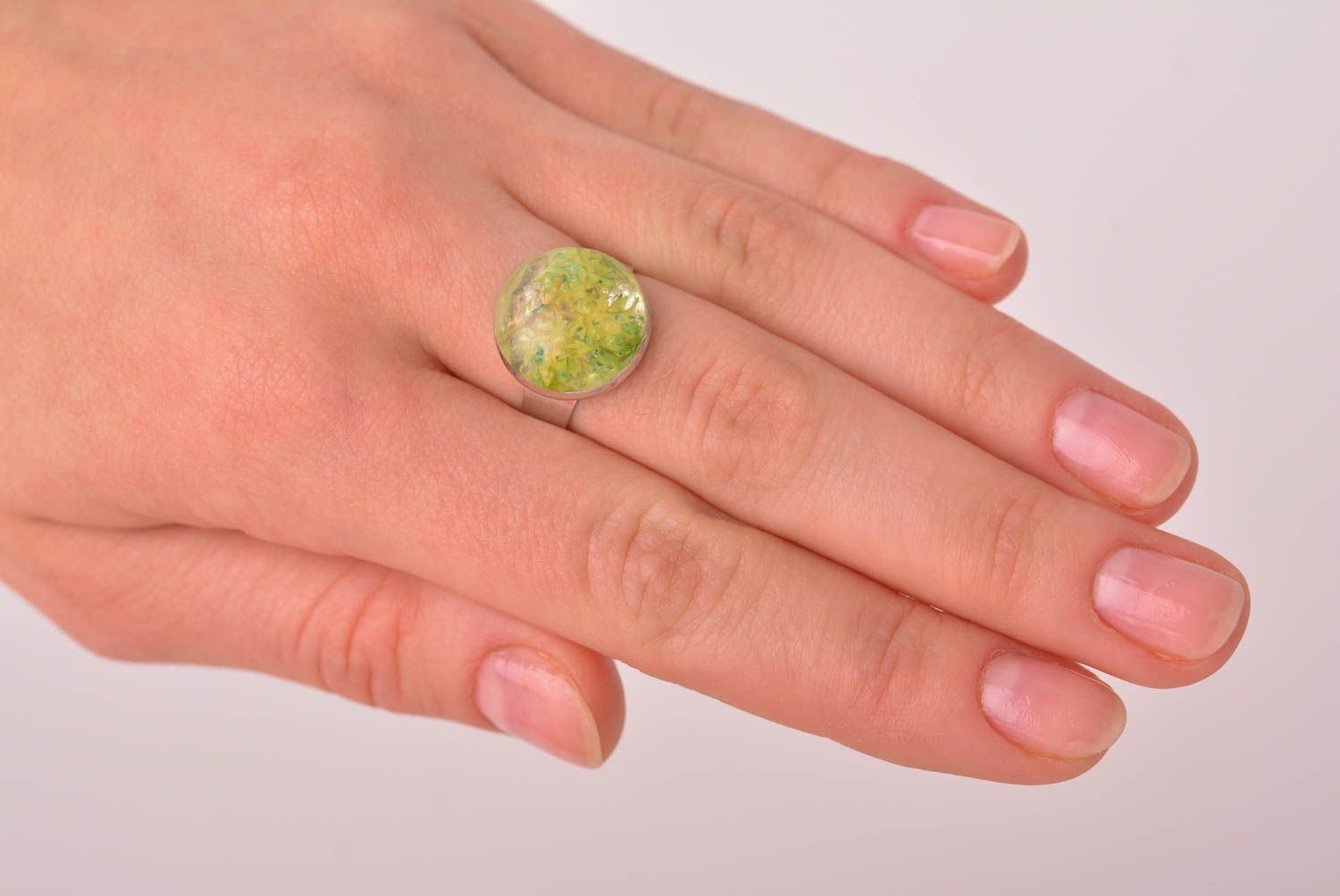 Handmade female designer ring stylish massive jewelry unusual green ring photo 3