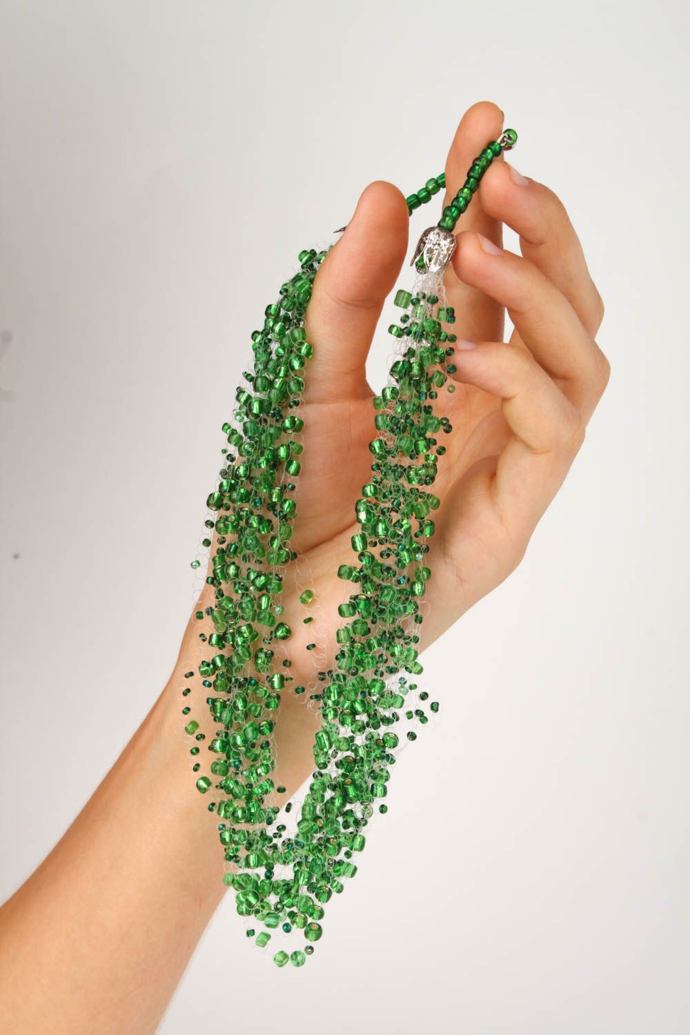 Колье из бисера колье ручной работы воздушное зеленое украшение на шею фото 5