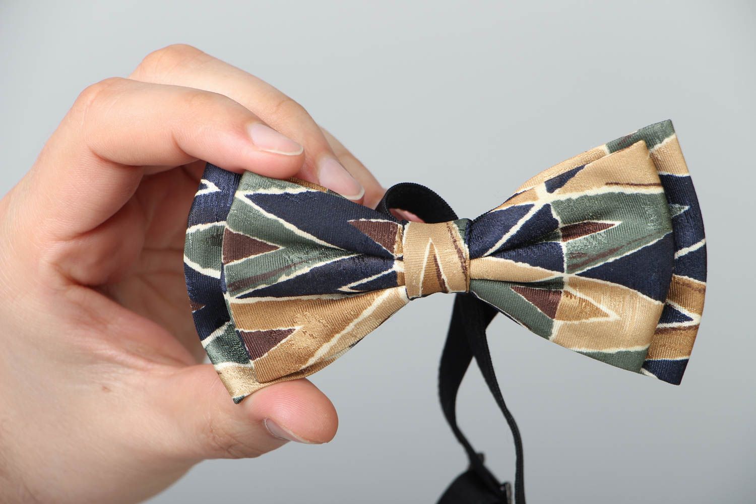Textile bow tie photo 4