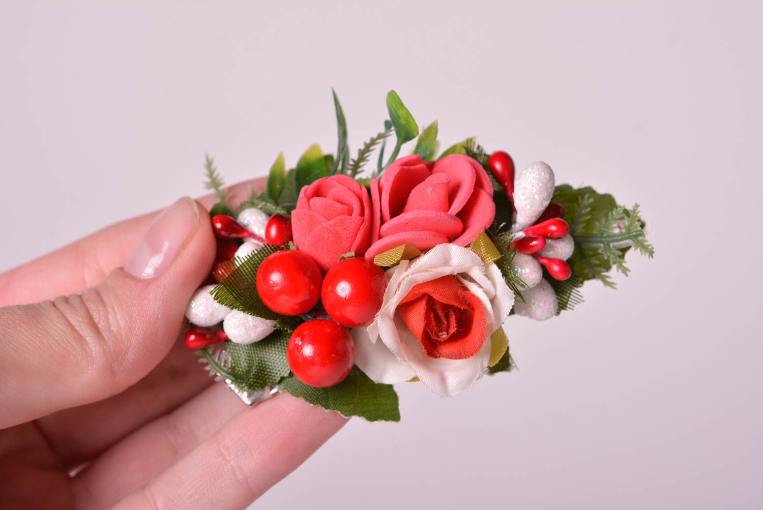 Аксессуар для волос украшение ручной работы заколка с цветком и ягодками фото 2