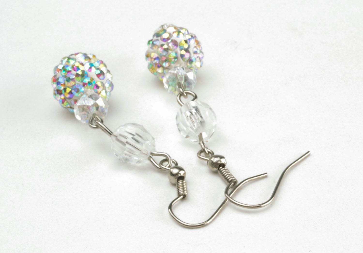 Longues boucles d'oreilles pendantes en perles à facettes et strass photo 4
