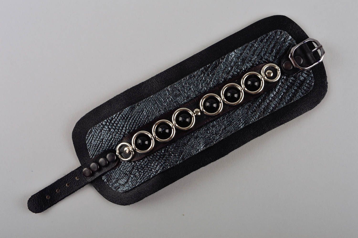 Bracelet large Bijou fait main en cuir noir original stylé Cadeau pour femme photo 4