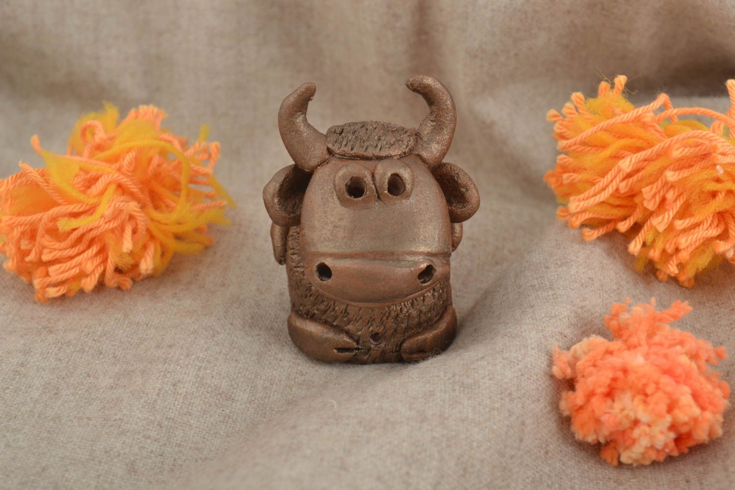 Figurita de cerámica artesanal elemento decorativo regalo original Torro foto 1