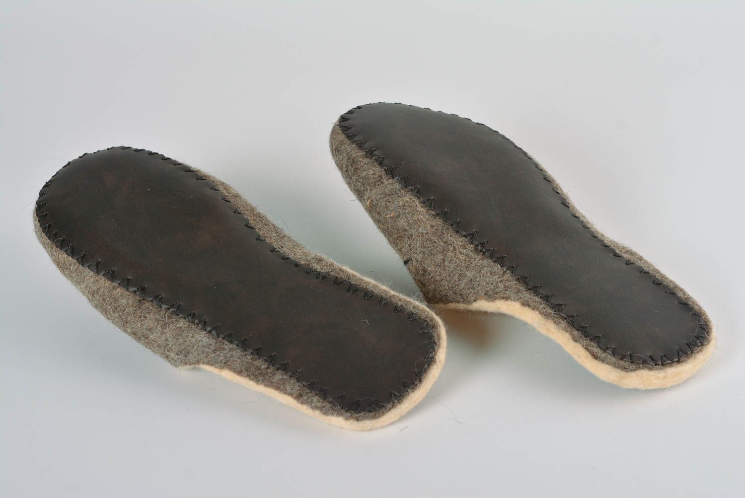 Accessoire für Männer Herren Pantoffeln aus Filz schöne Hausschuhe handmade  foto 5