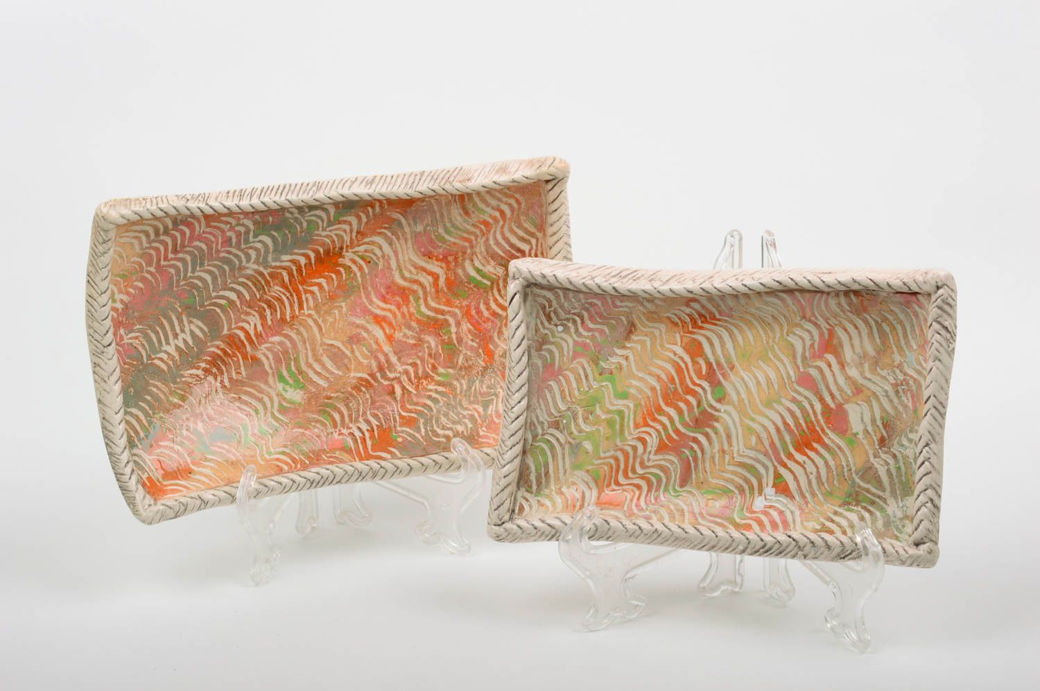 Глиняные тарелки с глазурью комплект из 2 изделий цветные ручной работы  фото 1