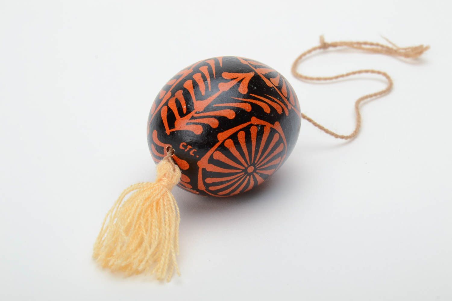 Handmade beautiful painted Easter egg with tassel photo 4