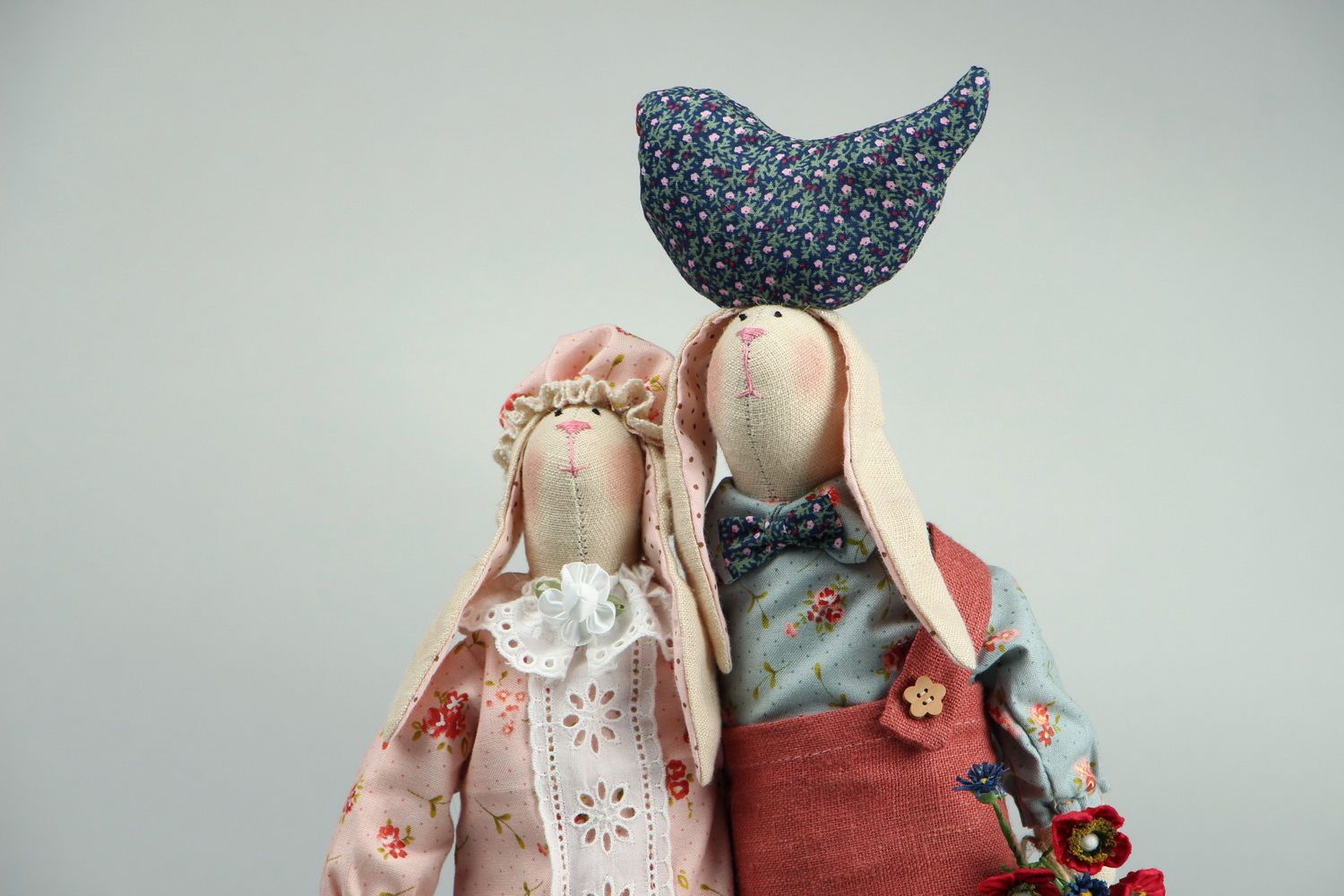 Deux poupées faites main Lièvres inséparables photo 2