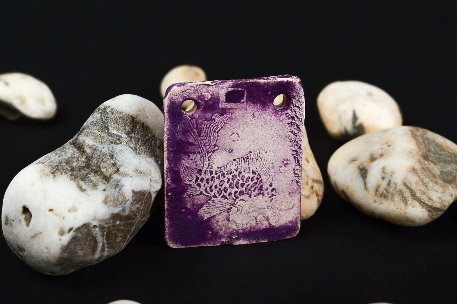 Pendentif céramique Bijou fait main violet rectangulaire Cadeau pour femme photo 1