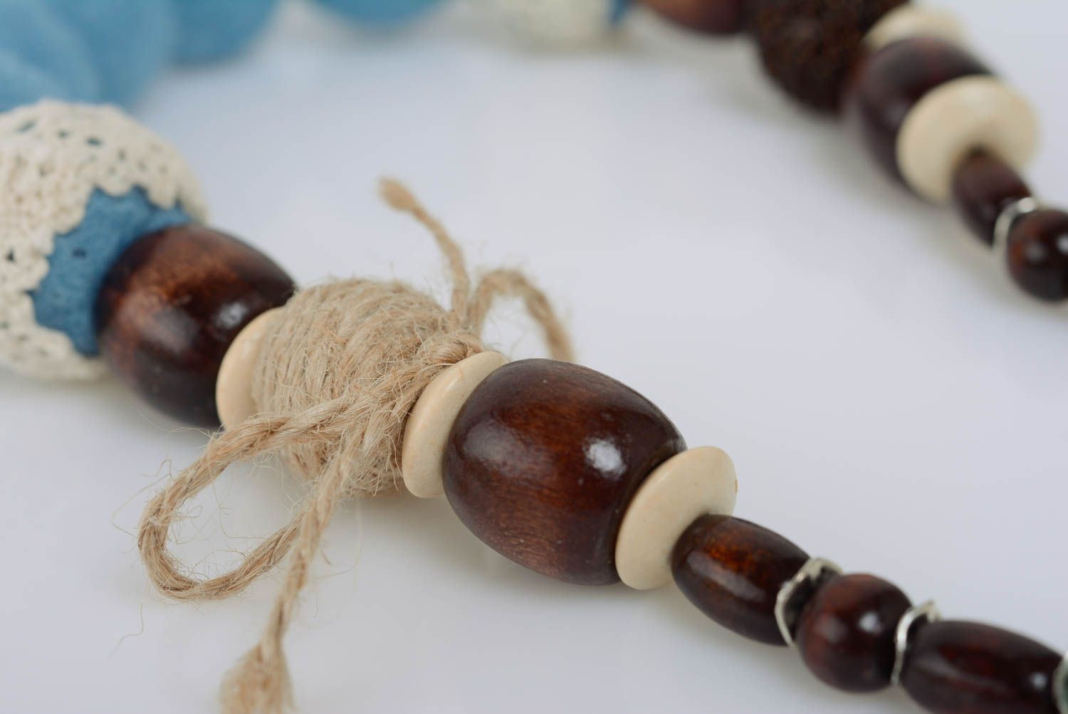 Handmade blue felted wool bead necklace with wooden beads and light lace photo 3