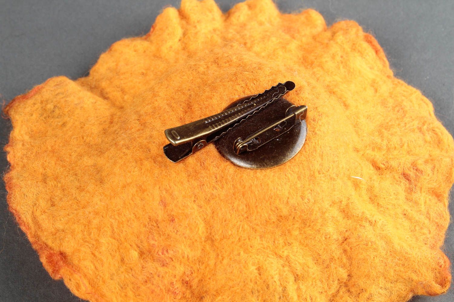 Broche fleur orange Pince cheveux faite main en laine feutrée Cadeau femme photo 5