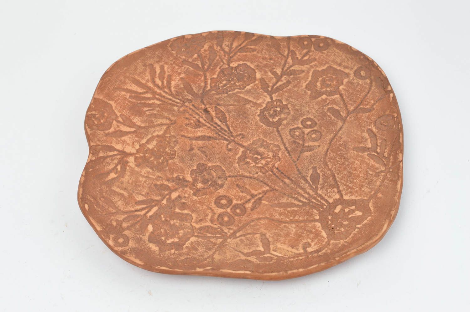 Assiette plate carrée avec bords arrondis en argile à motif floral faite main photo 2