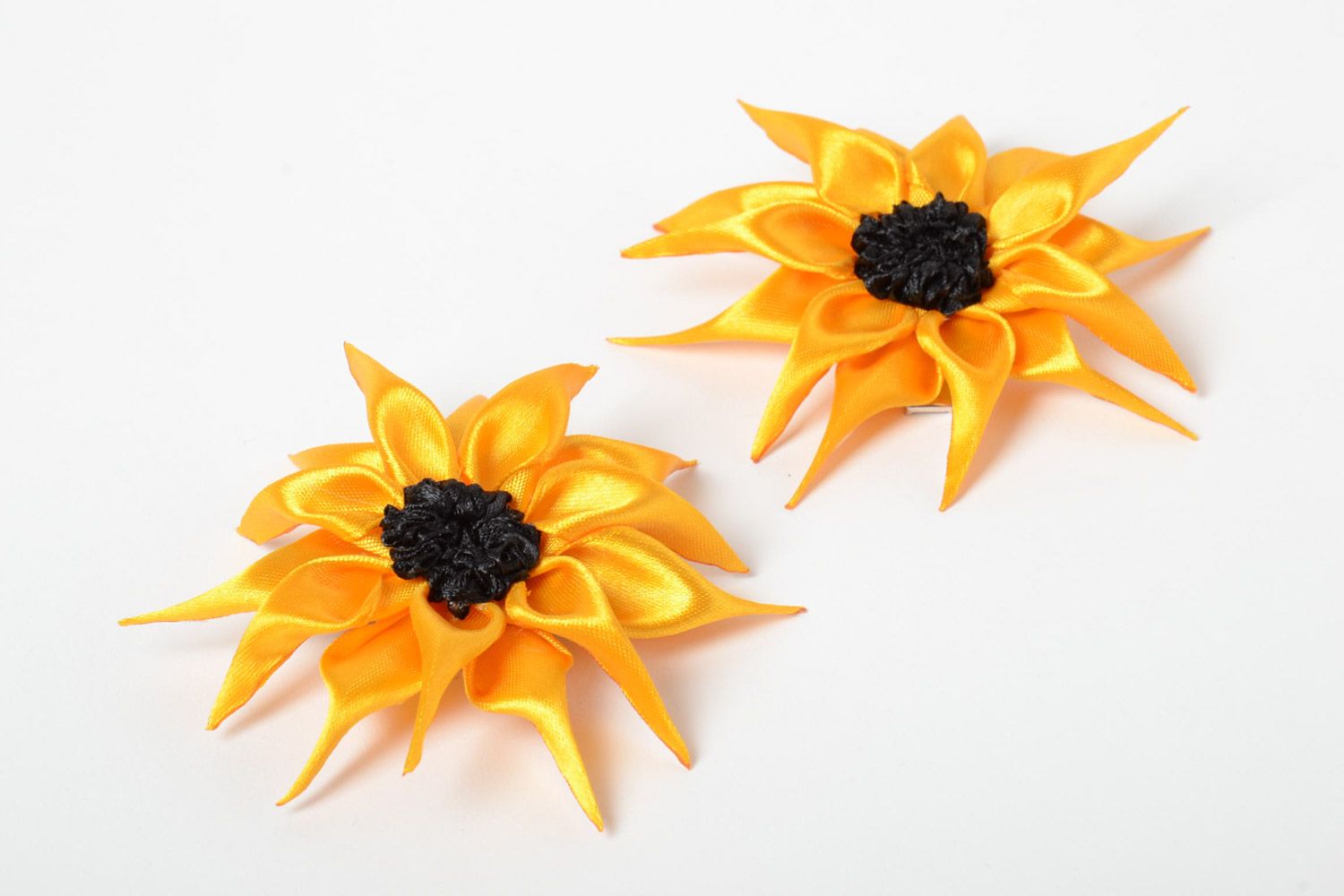 Set of 2 handmade hair clips with bright yellow and black satin ribbon flowers photo 2