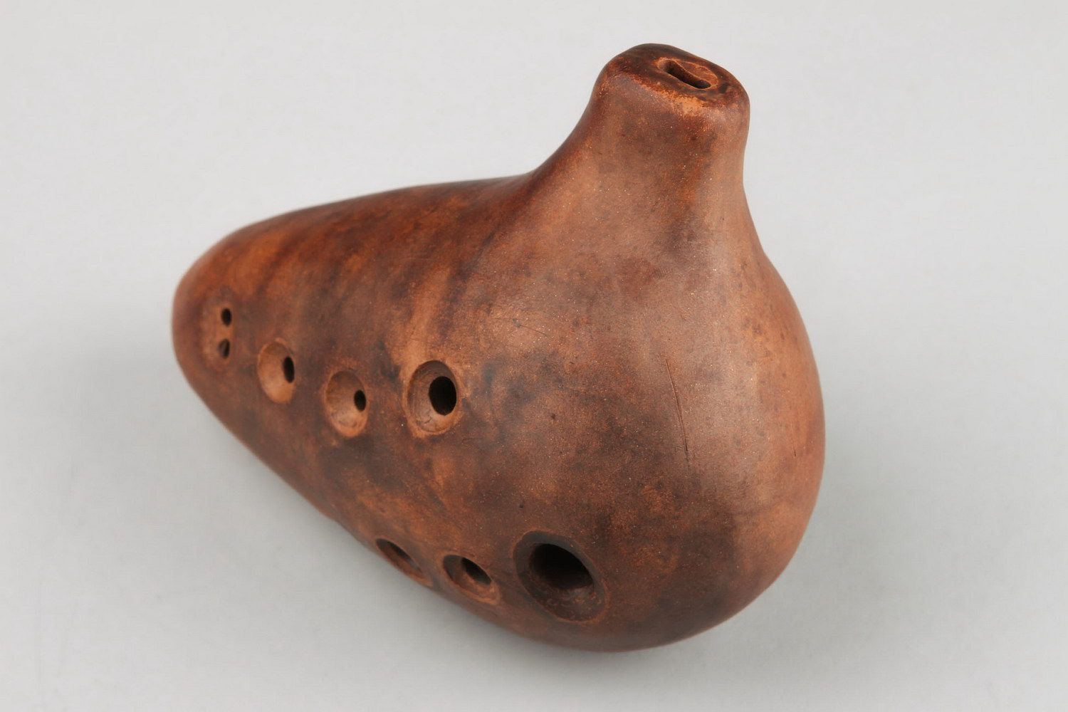 Ceramic ocarina, globular flute with 8 holes photo 4