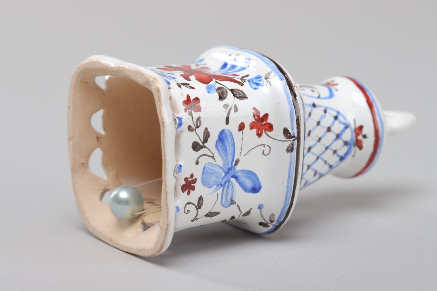 Маленький керамический колокольчик с росписью красками фигурный ручной работы фото 3