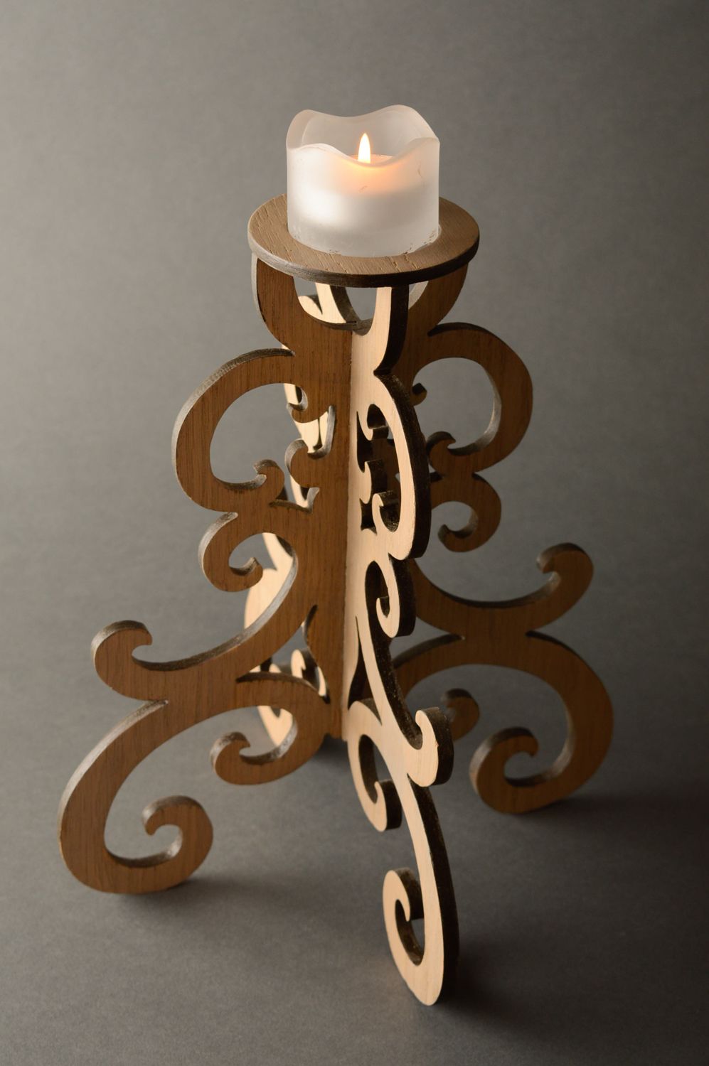 Carved wooden holder for tablet candle photo 1