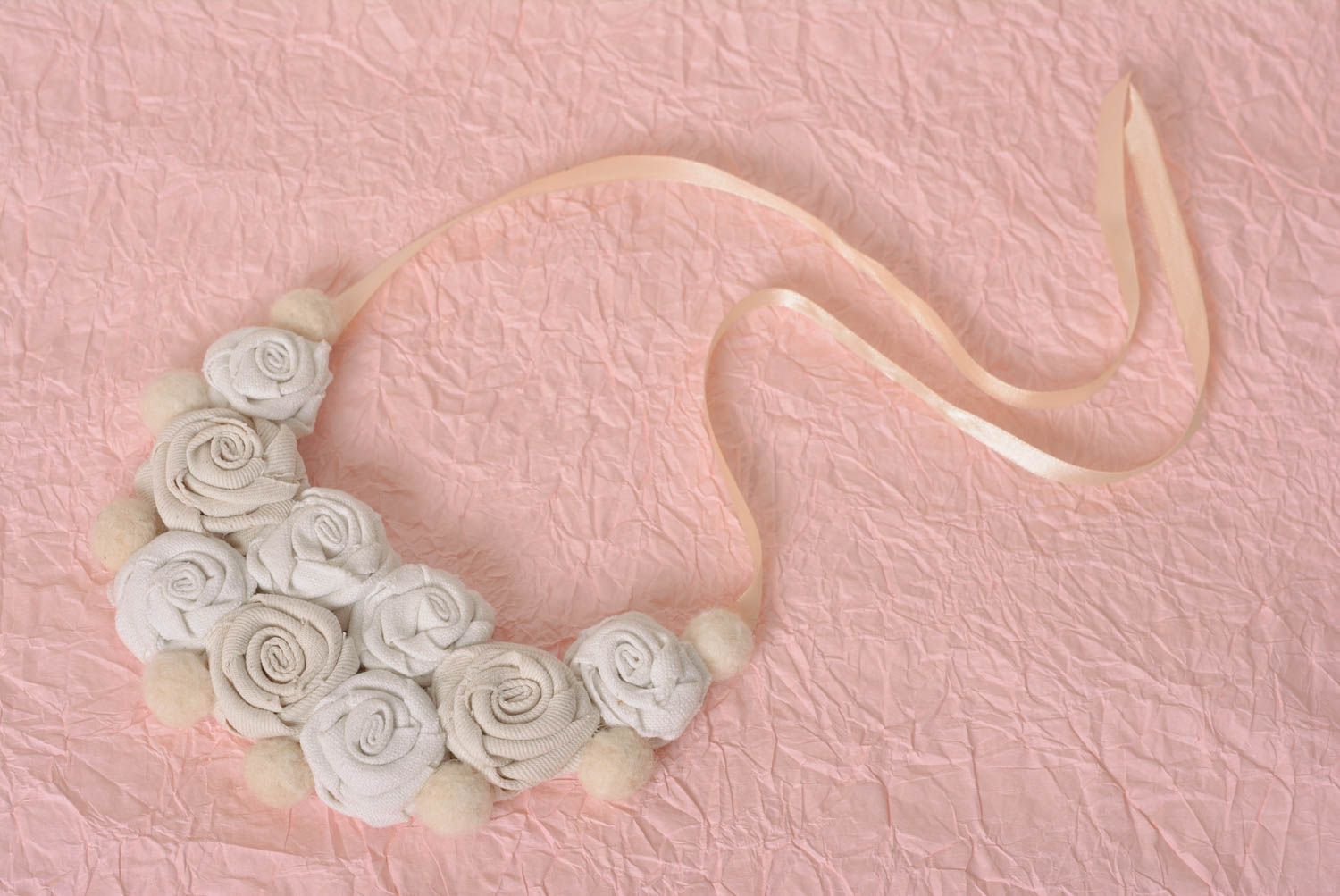 Handgemachter Schmuck Blumen Collier Accessoire für Frauen Schmuck aus Stoff foto 2